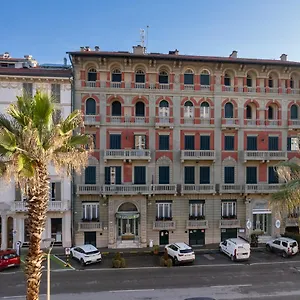 4* Отель Esplanade